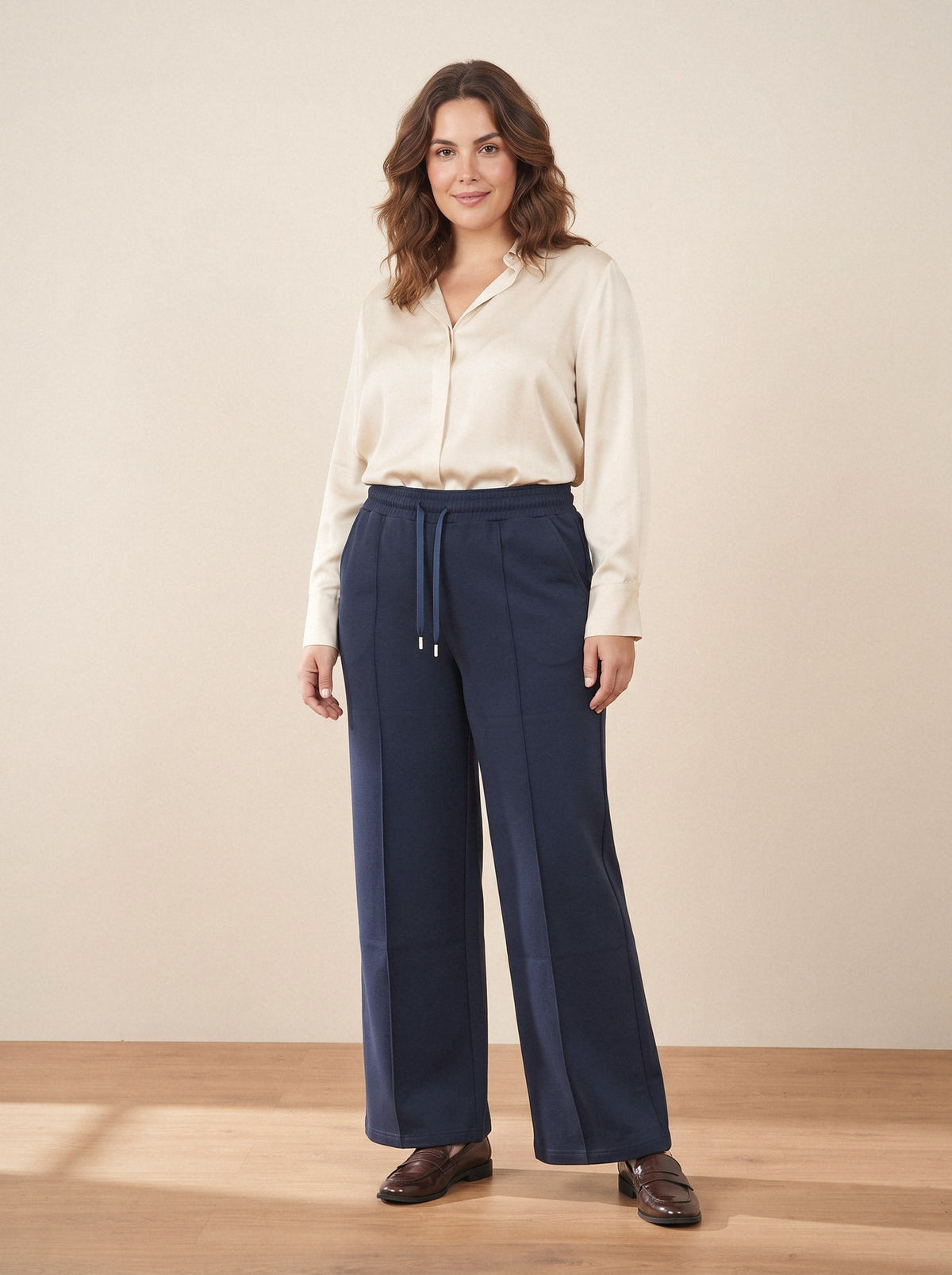 Pantalón recto con costura marino — La Boutique, La Algaba
